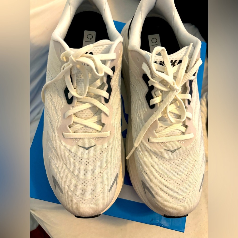 Hoka Arahi 9D